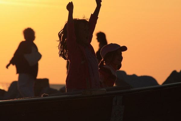 kids-sunset.jpg